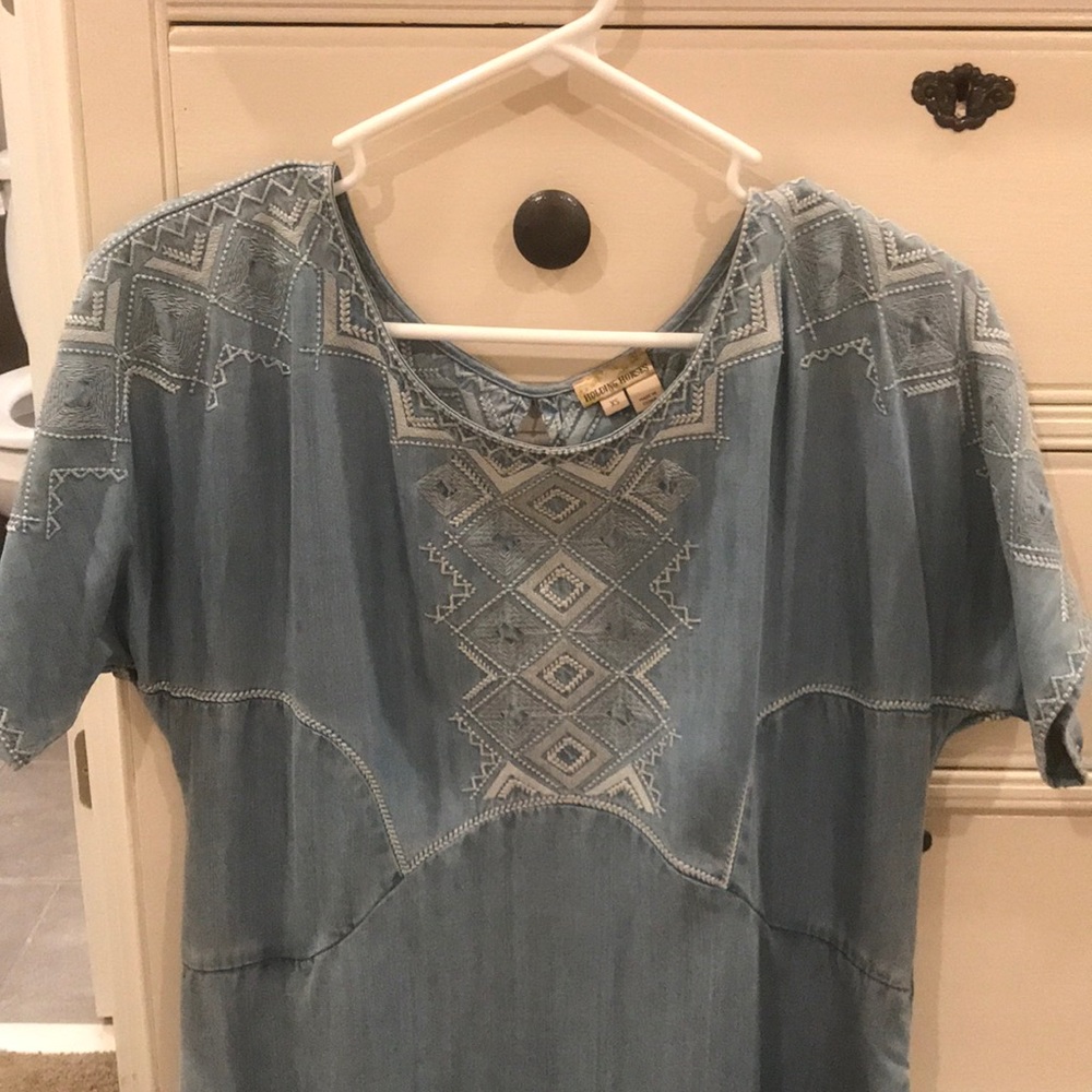 Dress - Picture 2 of 3